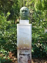 Monumento a Adriano del Valle