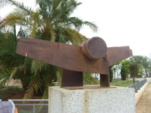 Monumento al Donante de Órganos "La entrega"