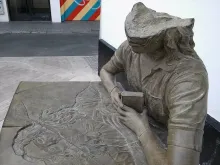 Monumento a Antonio Machado