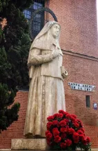 Monumento a Santa Ángela de la Cruz