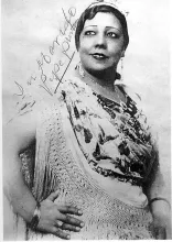 La Niña de los Peines