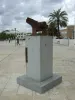 Monumento al Donante de Órganos "La entrega"